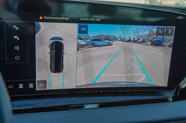 Photo of 2025 Manhattan Gray Metallic Audi Q6 e-tron
