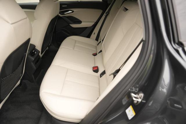 Photo of 2025 Manhattan Gray Metallic Audi Q6 e-tron