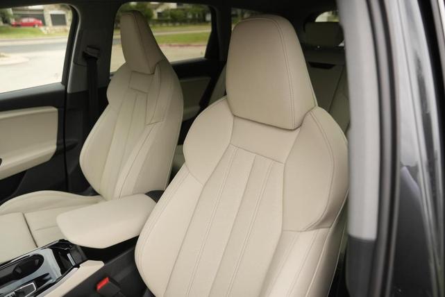 Photo of 2025 Manhattan Gray Metallic Audi Q6 e-tron