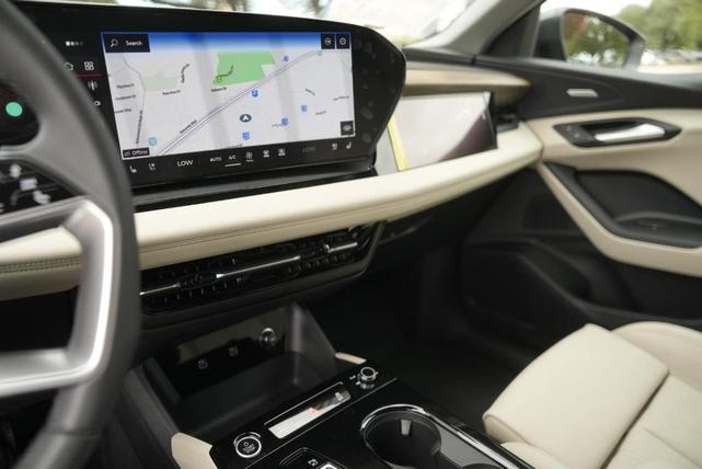 Photo of 2025 Manhattan Gray Metallic Audi Q6 e-tron