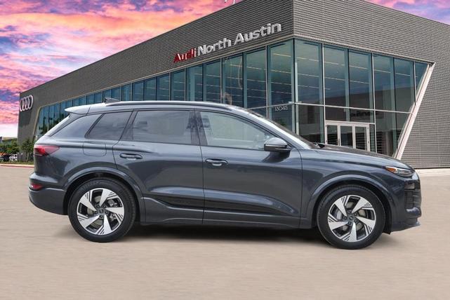 Photo of 2025 Manhattan Gray Metallic Audi Q6 e-tron