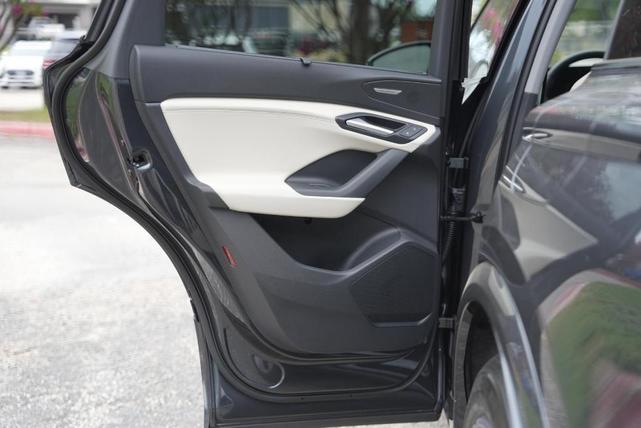 Photo of 2025 Manhattan Gray Metallic Audi Q6 e-tron