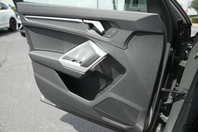 Photo of 2025 Chronos Gray Metallic Audi Q3
