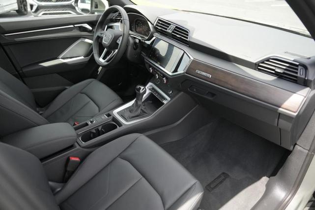 Photo of 2025 Chronos Gray Metallic Audi Q3