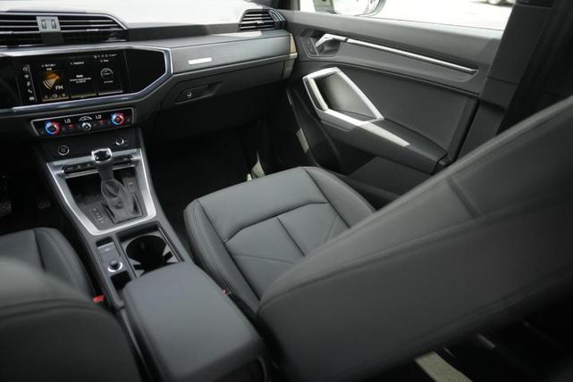 Photo of 2025 Chronos Gray Metallic Audi Q3