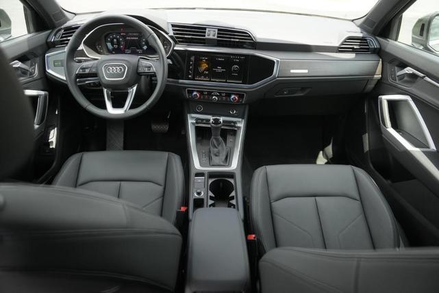 Photo of 2025 Chronos Gray Metallic Audi Q3