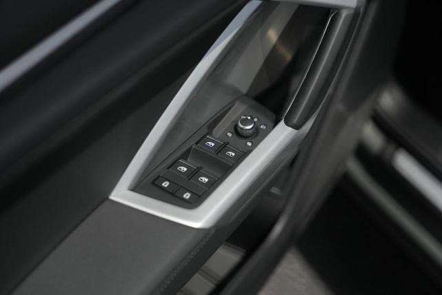 Photo of 2025 Chronos Gray Metallic Audi Q3