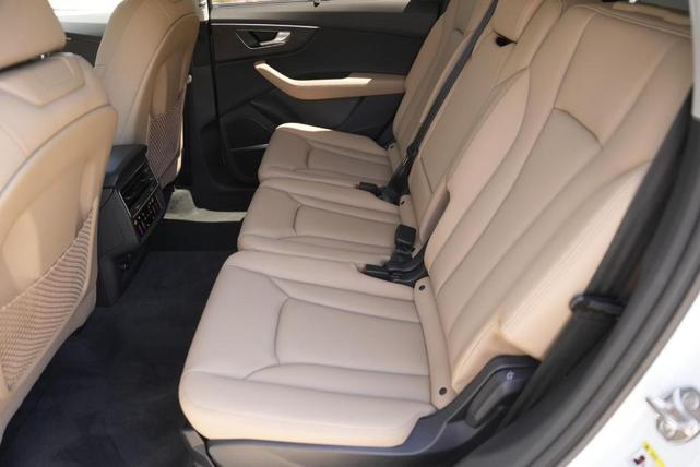 Photo of 2025 Glacier White Metallic Audi Q7