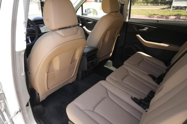 Photo of 2025 Glacier White Metallic Audi Q7