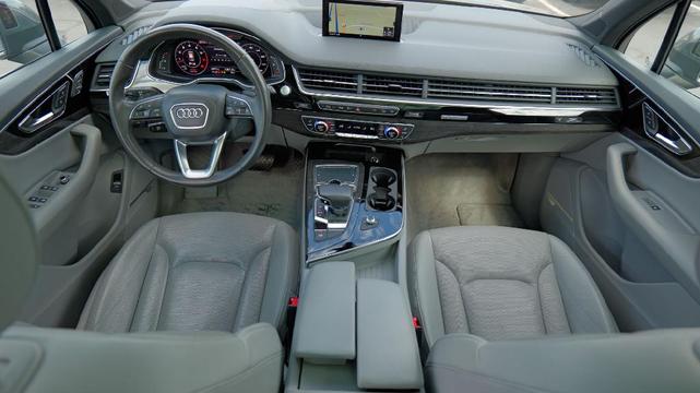 Photo of 2018 Graphite Gray Metallic Audi Q7