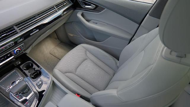 Photo of 2018 Graphite Gray Metallic Audi Q7