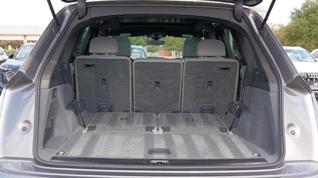 Photo of 2018 Graphite Gray Metallic Audi Q7