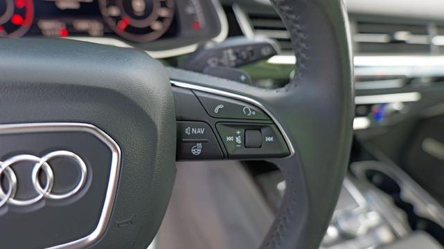 Photo of 2018 Graphite Gray Metallic Audi Q7