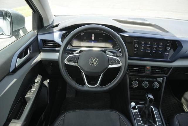 Photo of 2023 Pyrite Silver Metallic Volkswagen Taos