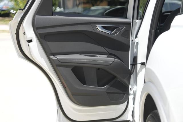 Photo of 2025 Glacier White Metallic Audi Q4 e-tron