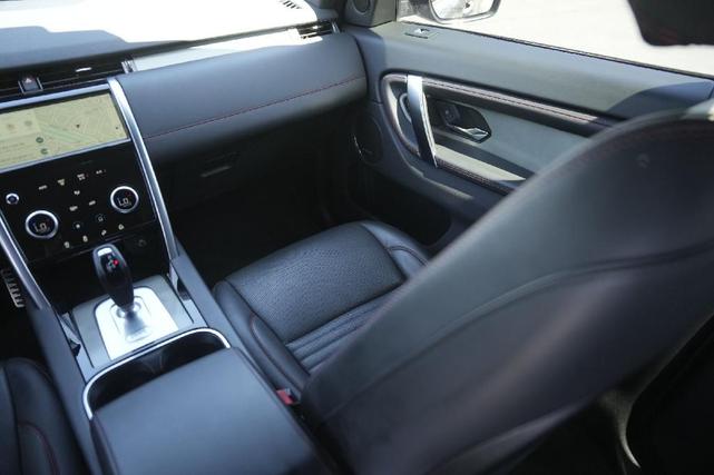 Photo of 2022 Lantau Bronze Land Rover Discovery Sport