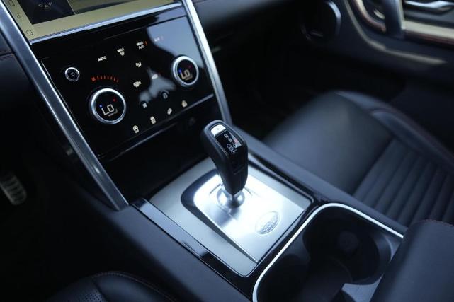Photo of 2022 Lantau Bronze Land Rover Discovery Sport