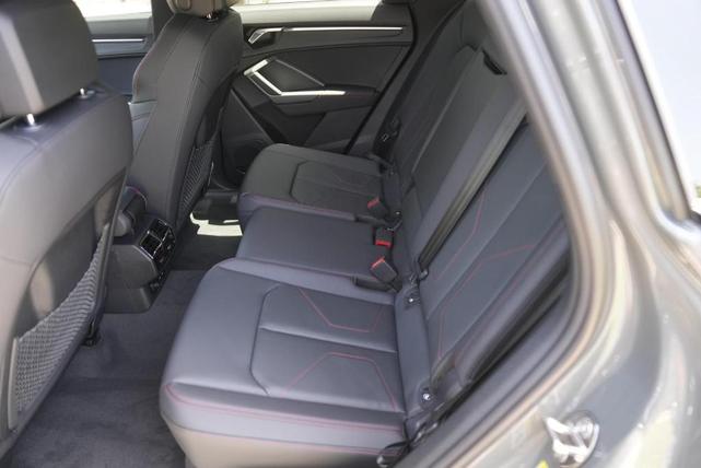 Photo of 2025 Chronos Gray Metallic Audi Q3