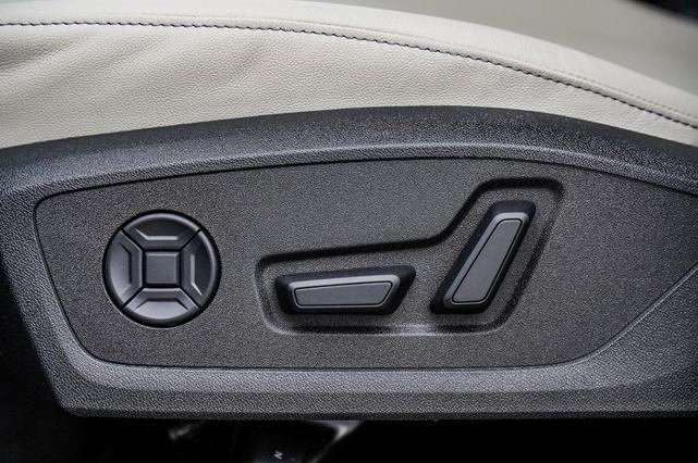 Photo of 2025 Mythos Black Metallic Audi Q6 e-tron