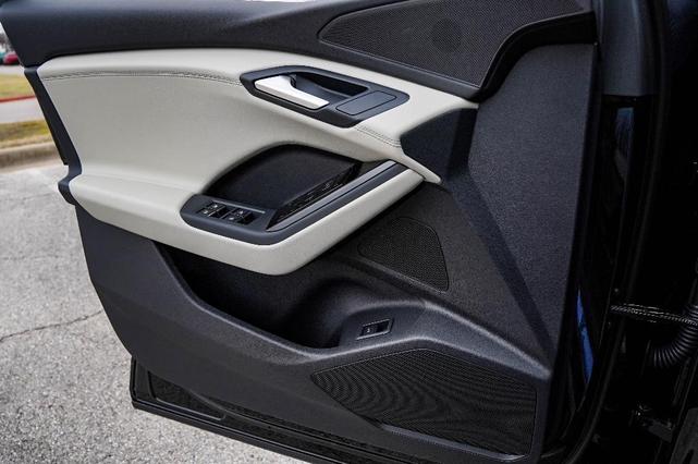 Photo of 2025 Mythos Black Metallic Audi Q6 e-tron