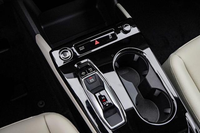 Photo of 2025 Mythos Black Metallic Audi Q6 e-tron