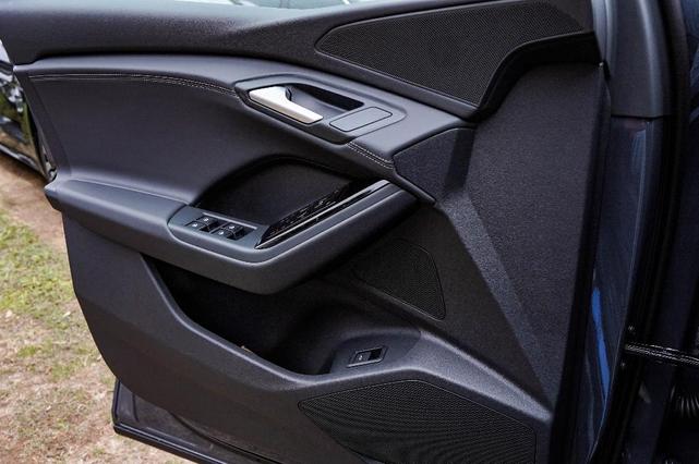 Photo of 2025 Magnet Gray Audi Q6 e-tron