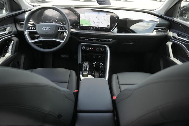 Photo of 2025 Mythos Black Metallic Audi Q5