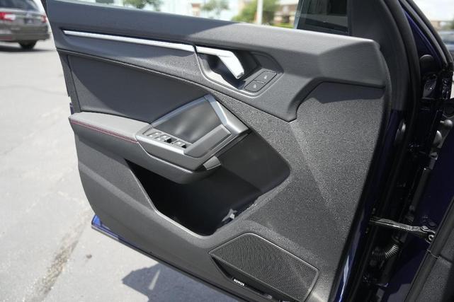 Photo of 2025 Navarra Blue Metallic Audi Q3