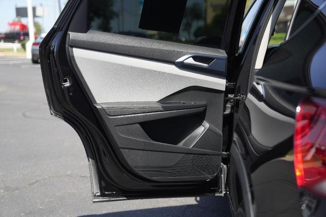 Photo of 2024 Deep Black Pearl Effect Volkswagen Taos