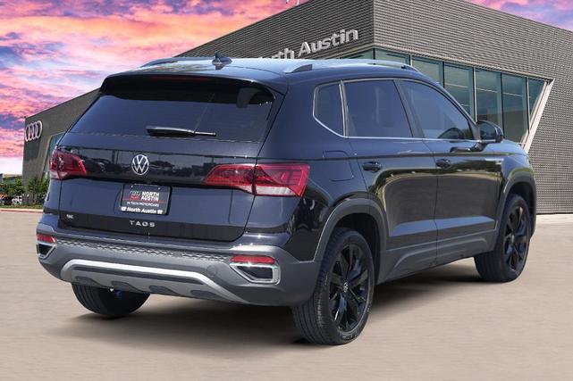 Photo of 2024 Deep Black Pearl Effect Volkswagen Taos