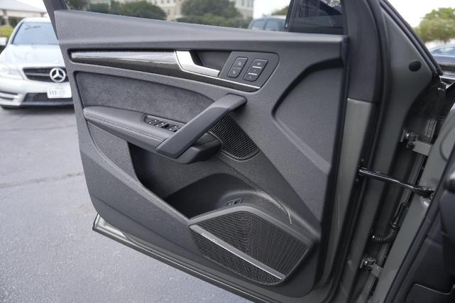 Photo of 2025 Chronos Gray Metallic Audi SQ5