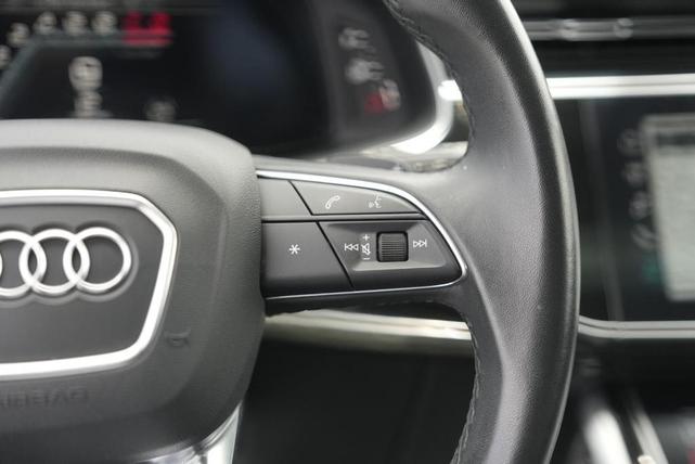 Photo of 2023 Satellite Silver Metallic Audi Q7