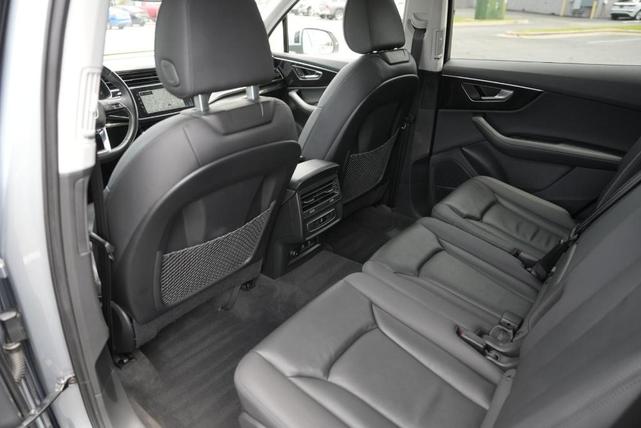 Photo of 2023 Satellite Silver Metallic Audi Q7