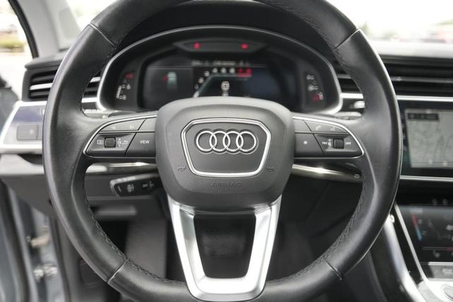 Photo of 2023 Satellite Silver Metallic Audi Q7
