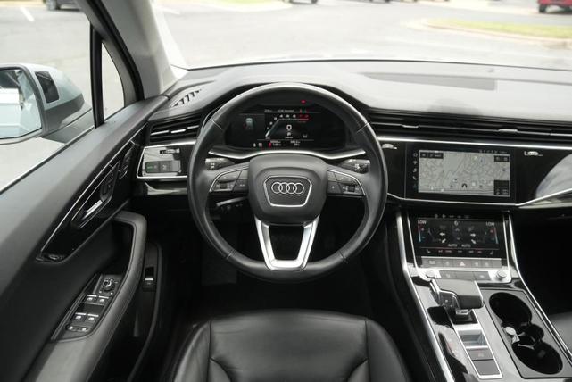 Photo of 2023 Satellite Silver Metallic Audi Q7