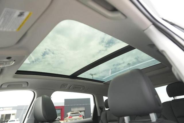 Photo of 2023 Satellite Silver Metallic Audi Q7