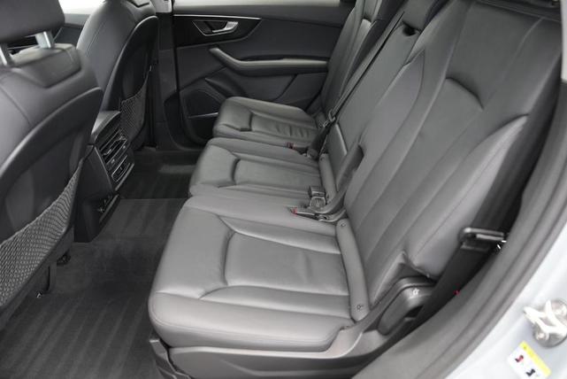 Photo of 2023 Satellite Silver Metallic Audi Q7