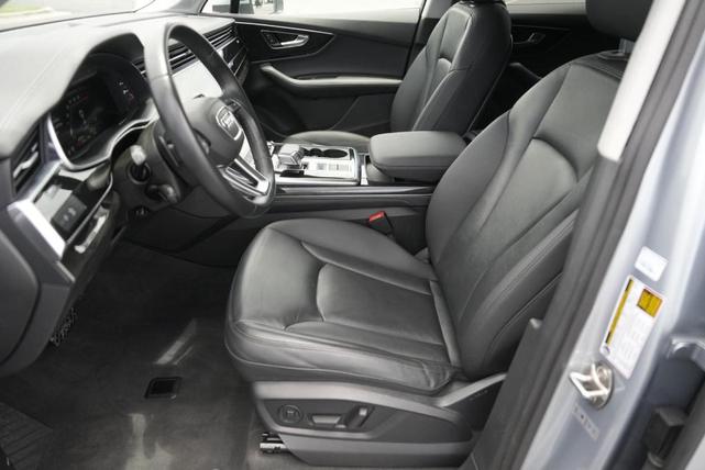 Photo of 2023 Satellite Silver Metallic Audi Q7