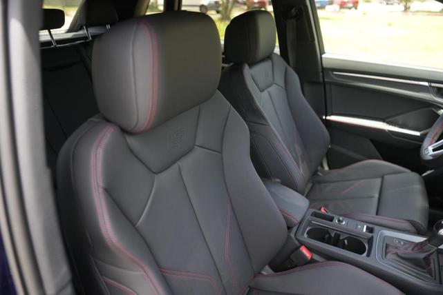 Photo of 2025 Navarra Blue Metallic Audi Q3