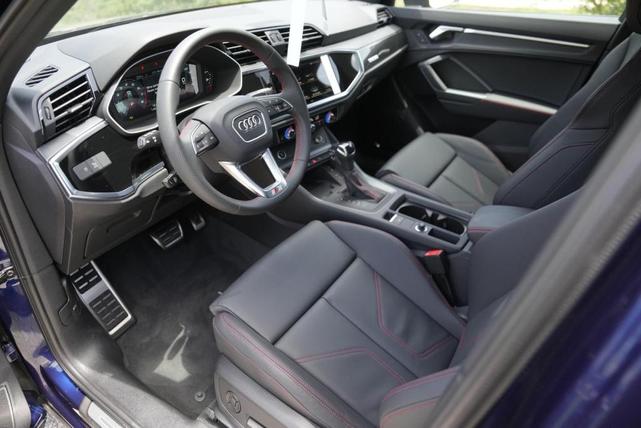Photo of 2025 Navarra Blue Metallic Audi Q3
