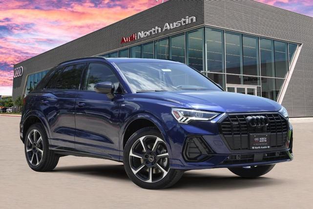Photo of 2025 Navarra Blue Metallic Audi Q3