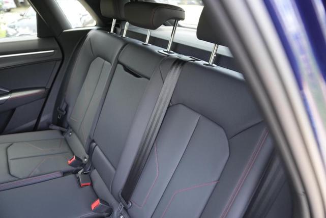 Photo of 2025 Navarra Blue Metallic Audi Q3