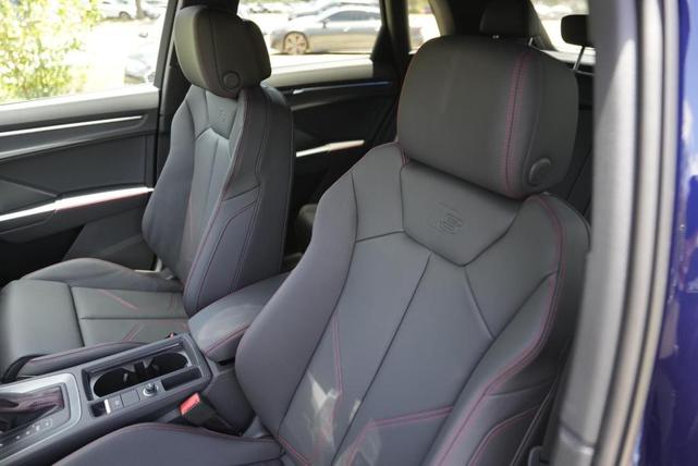 Photo of 2025 Navarra Blue Metallic Audi Q3