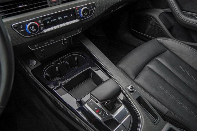 Photo of 2022 Navarra Blue Metallic Audi A5