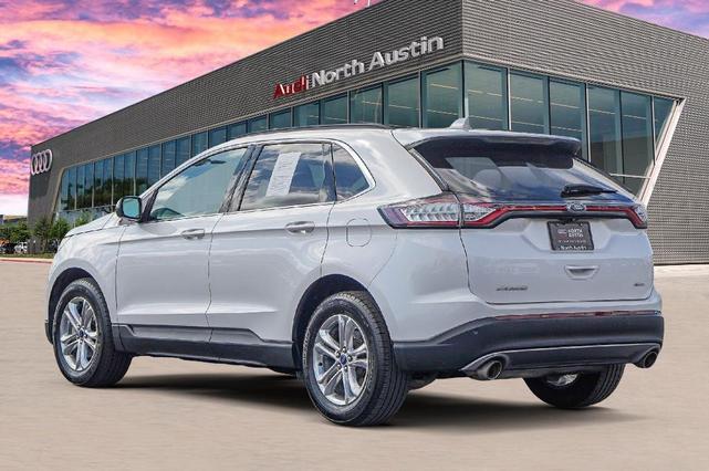 Photo of 2017 White Platinum Tri-Coat Metallic Ford Edge