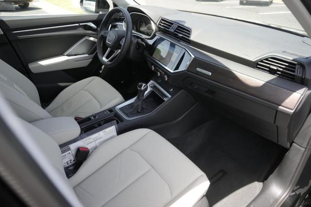 Photo of 2024 Mythos Black Metallic Audi Q3