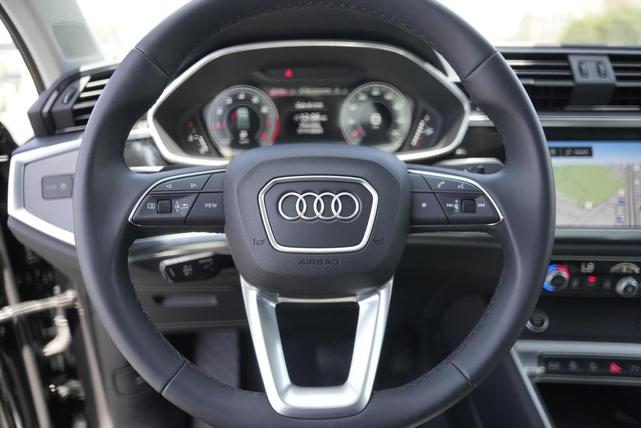 Photo of 2024 Mythos Black Metallic Audi Q3