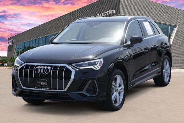 Photo of 2024 Mythos Black Metallic Audi Q3