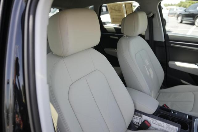 Photo of 2024 Mythos Black Metallic Audi Q3