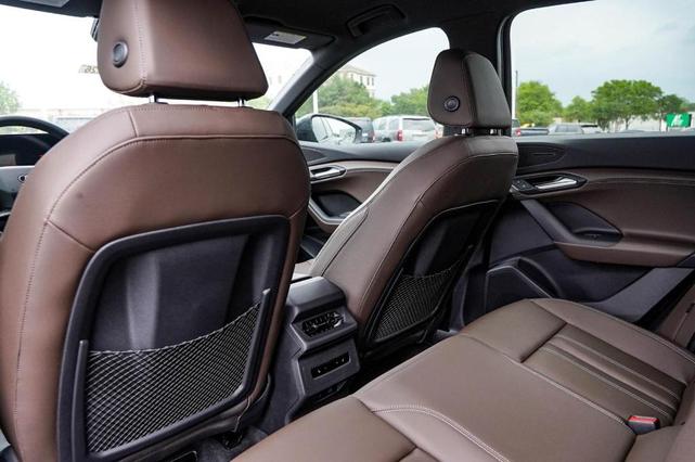 Photo of 2025 Manhattan Gray Metallic Audi Q6 e-tron